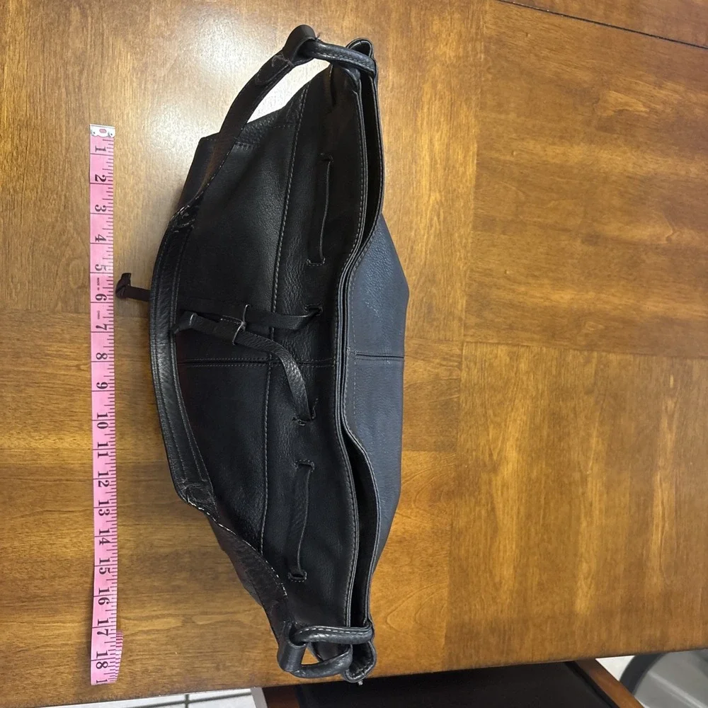 JJill Black Leather Shoulder Bag Purse Handbag Magnet Closure - Picture 2 of 13